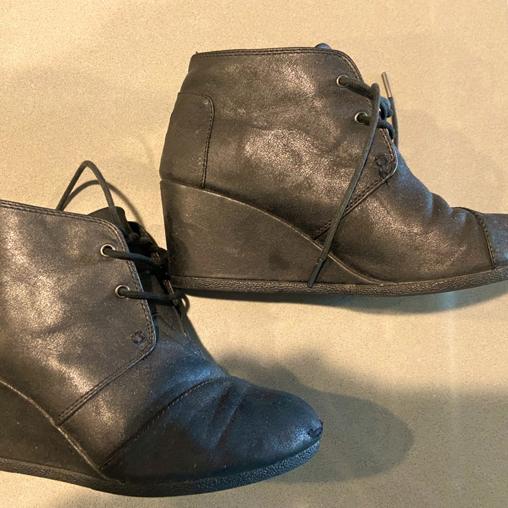 Toms Black Wedges